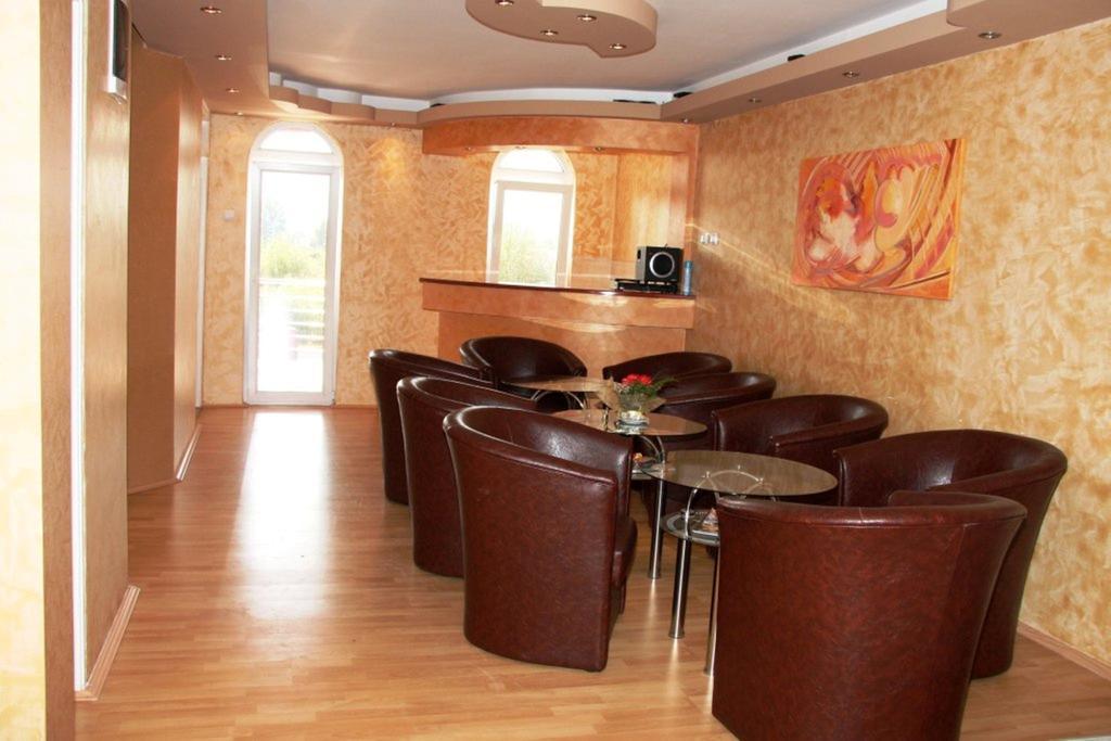 Hotel Dijana Pirot Restaurang bild